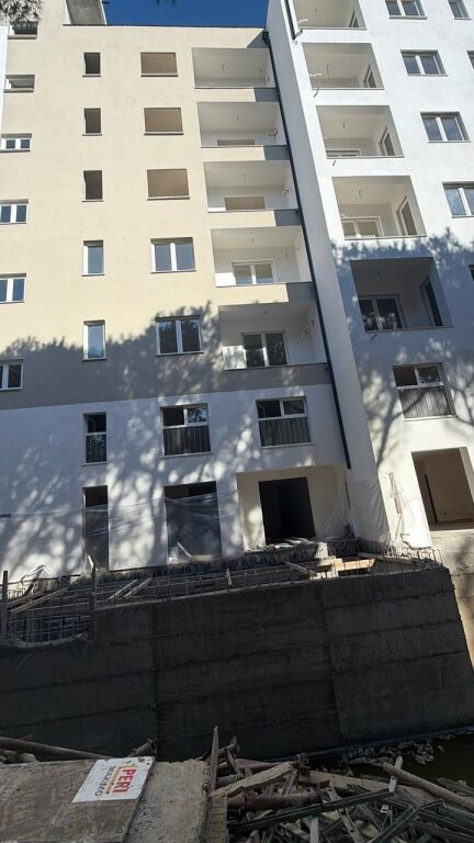 SHITET APARTAMENT 1+1 MALI I ROBIT, GOLEM
