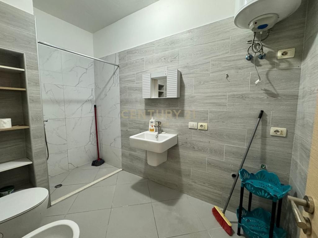 SHESIM APARTAMENT 2+1 TE KODRA E DIELLIT RRUGA XHON KENEDI 209,000 € Sip. Totale  121m2  Sip. e brendshme  108m2