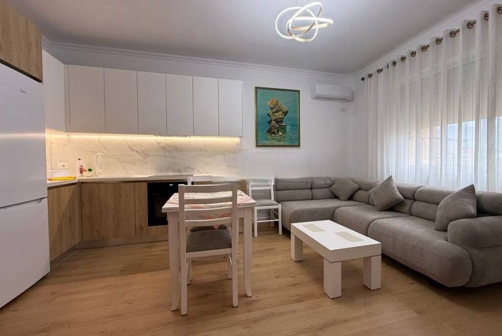APPARTAMENTO 2+1 GARAGE IN AFFITTO IN VIA KONGRESI I MANASTIRIT!