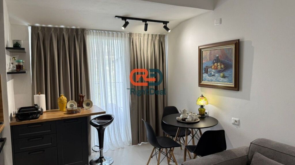 Ne Fresk, Shitet Apartament 1+1, Gati Per Banim!!!