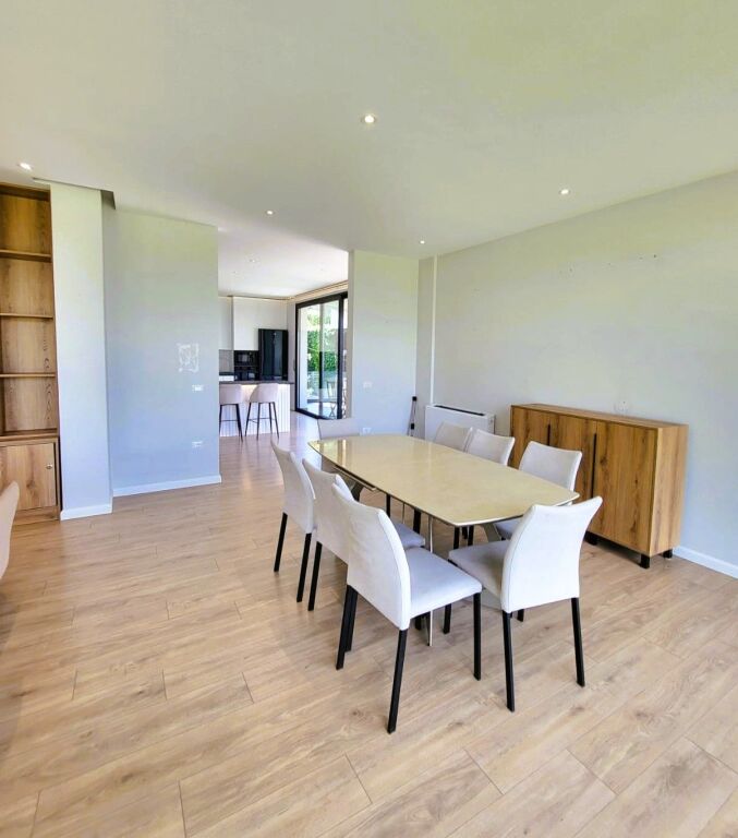 🏡Villa for rent at Dry Lake, ideal for residence or business activity🔥