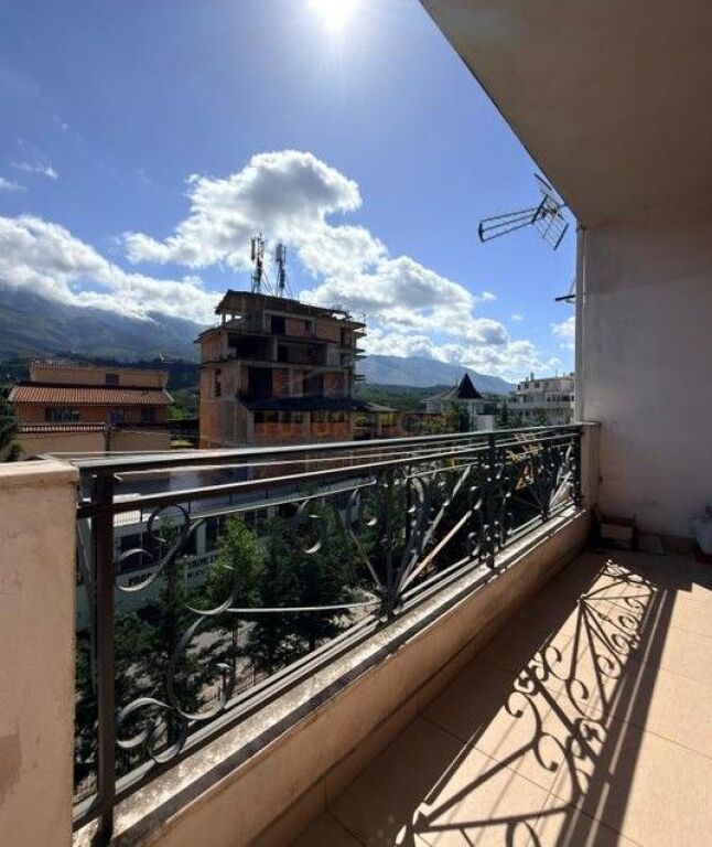 For sale, 2+1 Apartment Fresku, Tirana  