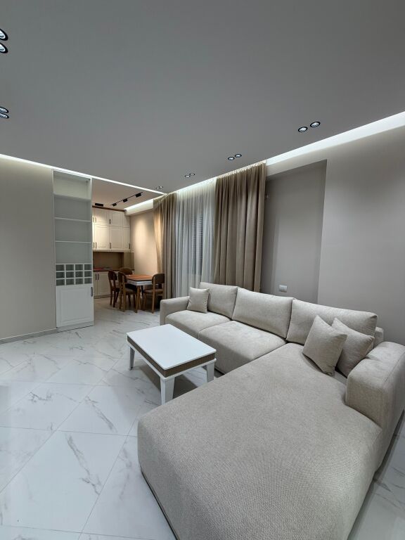 Affitto appartamento 2+1 +2 📍Di fronte American 3 prezzo 60000 leke al mese   
