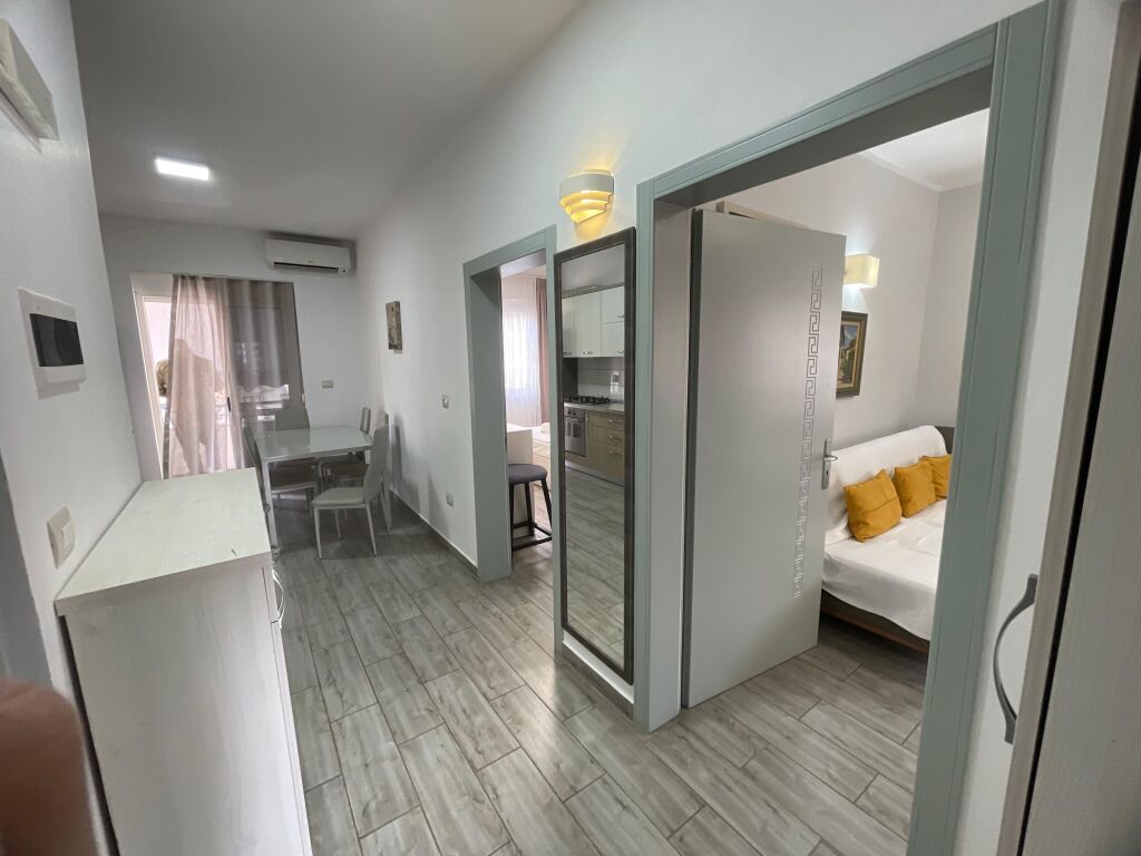 Shitet Apartament 1+1 +2 ballkone