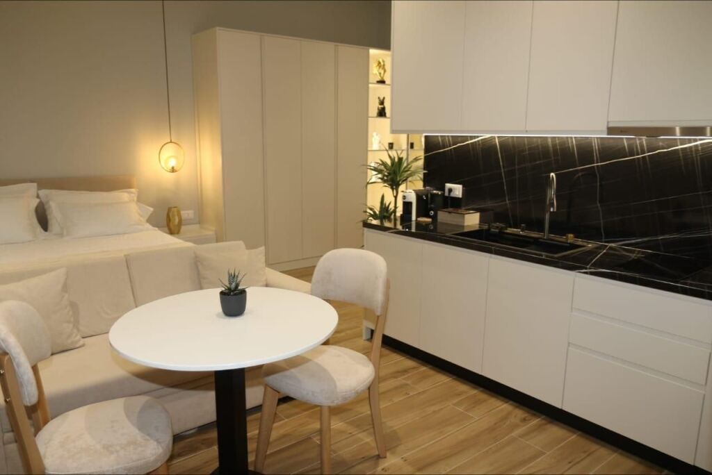 2 Studios for sale, Zogu i Zi