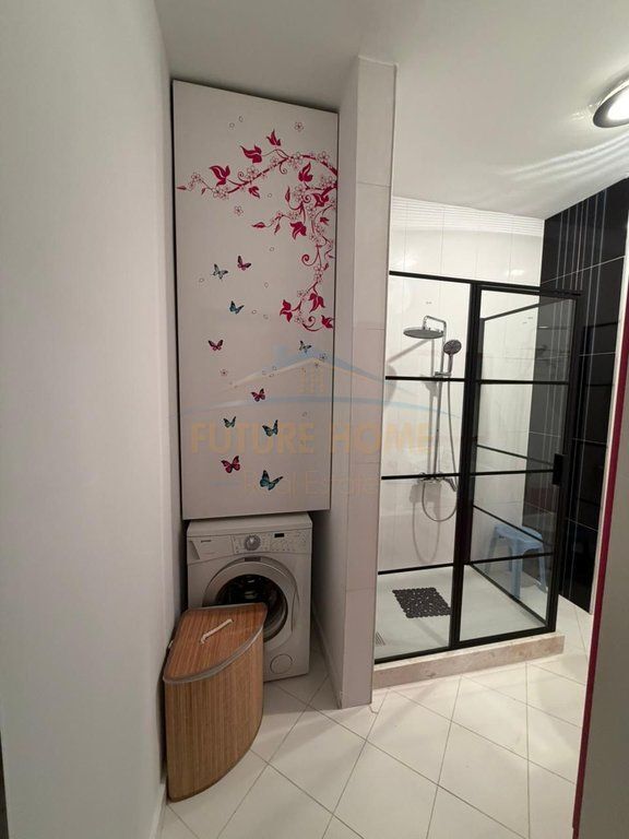 Shitet, Apartament 2+1+Depo, Rruga e Barrikadave, Tiranë