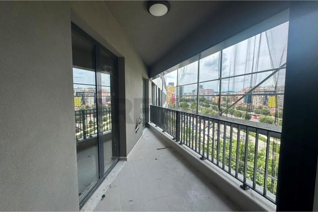 SHITET APARTAMENT 2+1+2 TEK BULEVARDI I RI