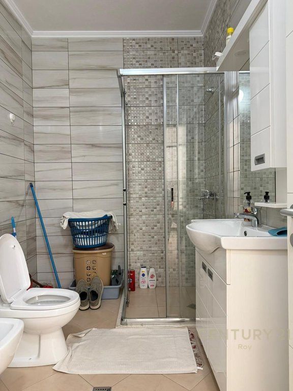 APARTAMENT 1+1 PER SHITJE NE QENDER TE GOLEMIT!!!