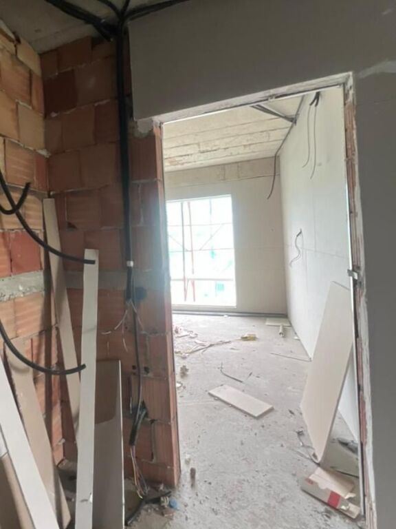 EKSKLUZIVE – Apartament 2+1+2 për shitje tek Kompleksi Bengas