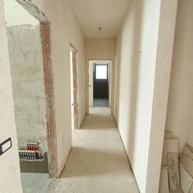 📍 Maison De La Terre, Mjull-Bathore, Tiranë 🏡 Apartament 3+1+2 + Verandë për shitje