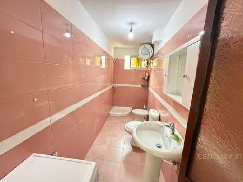 JEPET APARTAMENT 1+1 PËR QIRA