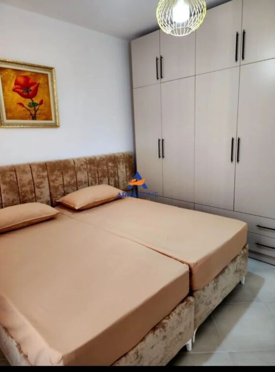 JEPET APARTAMENT 1+1 ME QERA "PRANE QSUT" 430 EURO