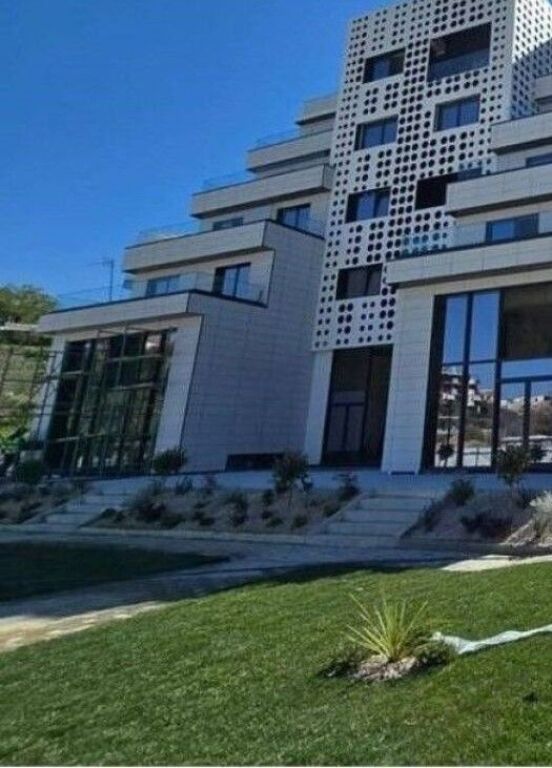 Apartament - Për Shitje - Liqeni I Thatë ID: 530191006-1159