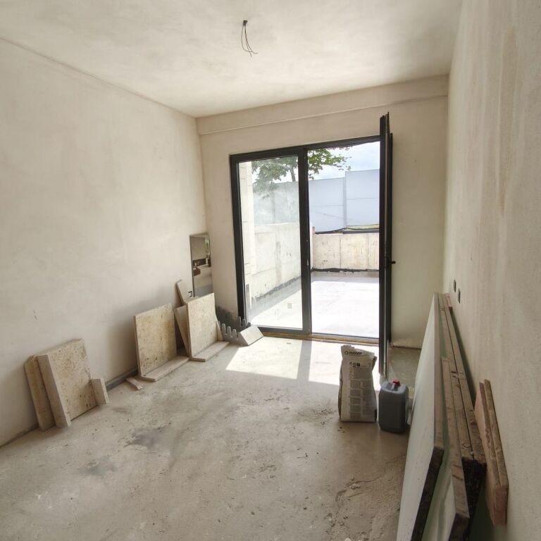 📍 Maison De La Terre, Mjull-Bathore, Tiranë 🏡 Apartament 3+1+2 + Verandë për shitje