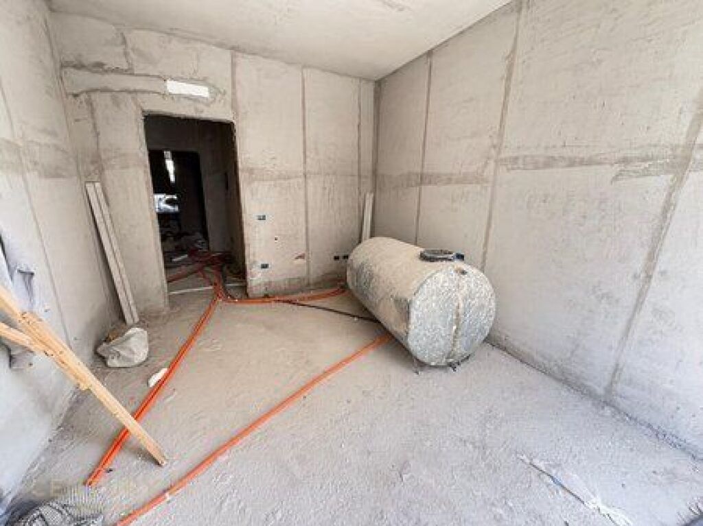 Apartament 1+1 për Shitje pranë Kopshtit Zoologjik