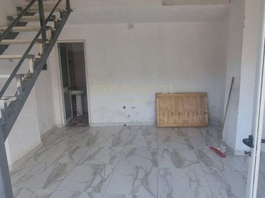 Business Premises for Rent 74 m² in Çabej Buildings!