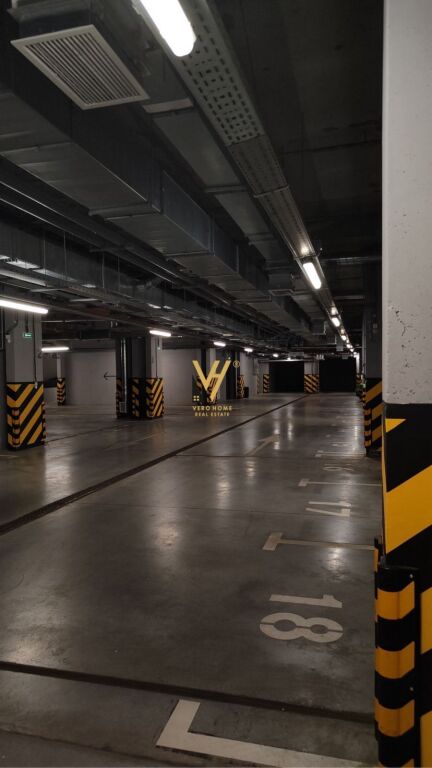 POSTO AUTO 25 M2 IN AFFITTO A LAKE VIEW 150 EURO