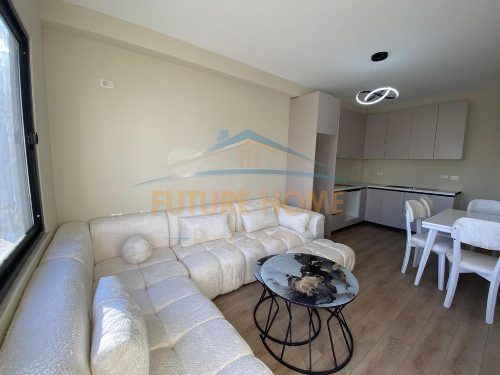 Shitet, Apartament 2+1, Unaza e Re