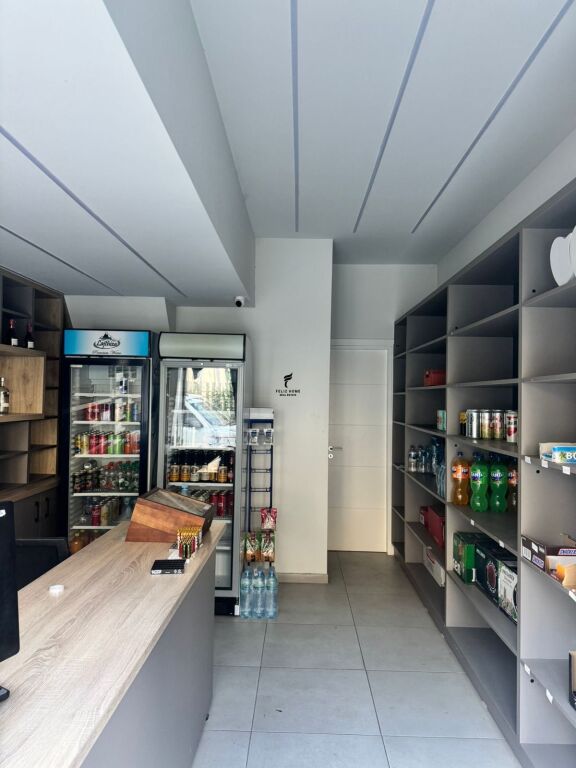 SHOP FOR RENT 25 M2 FORMER PARK 40,000 LEKE FH-74447