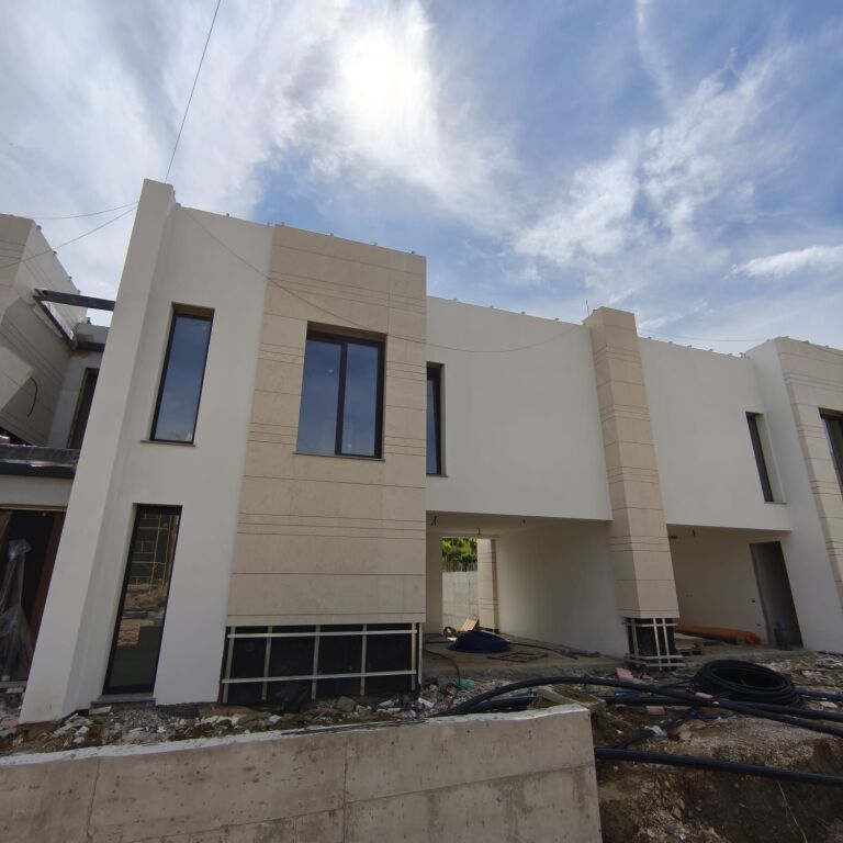 🏡 VILË LUKSOZE PËR SHITJE – Maison de la Terre Residence