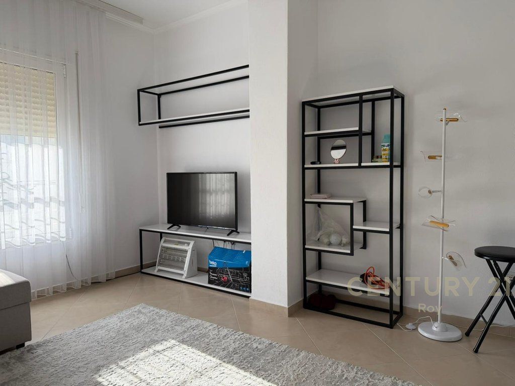 APARTAMENT 1+1 PER SHITJE NE QENDER TE GOLEMIT!!!