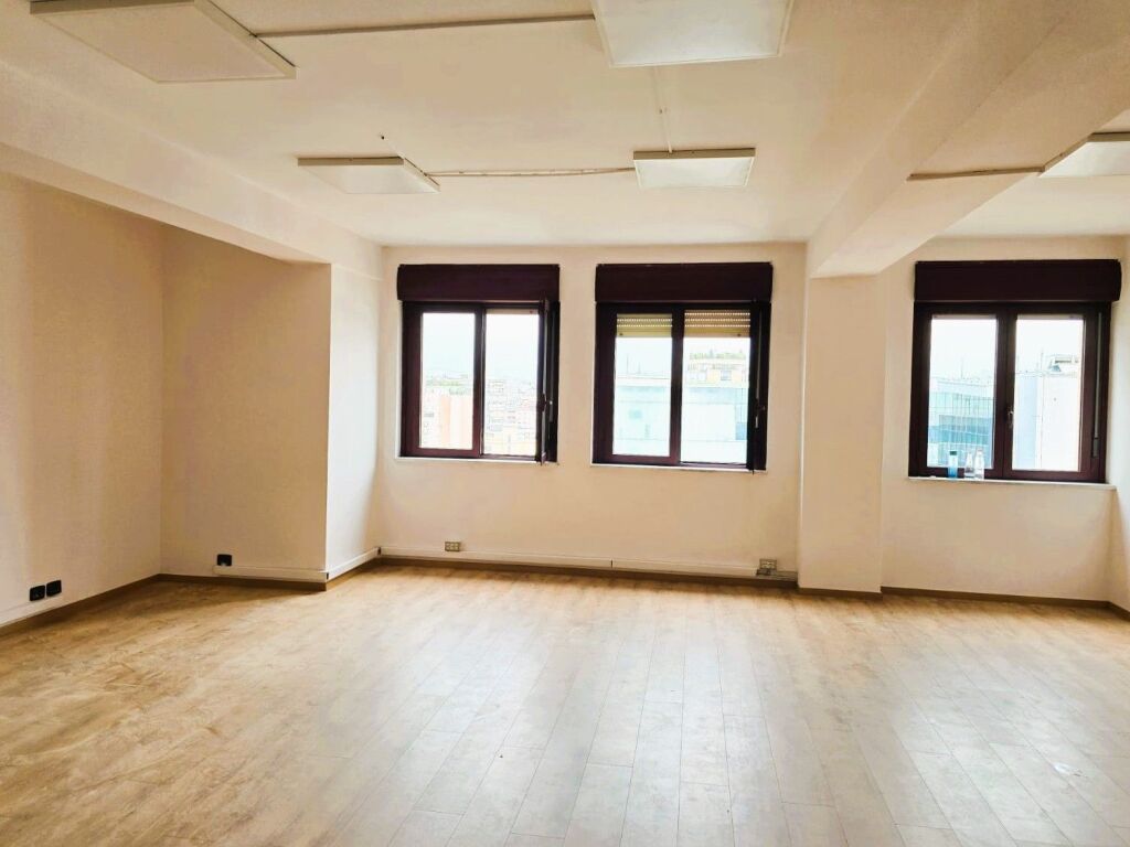 🏢 Spazio per Uffici in Affitto – Torre Drini📍