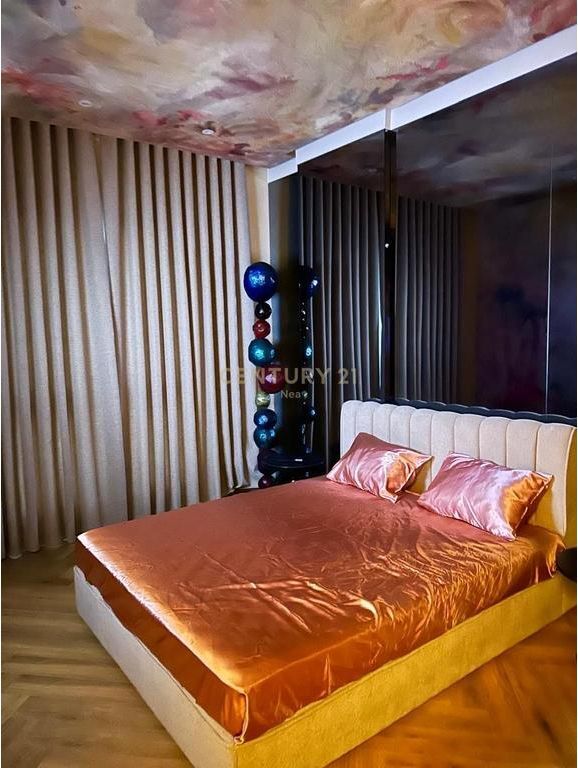 Japim me qira apartament luksoz 1+1 + post parkimi tek Square21 !!