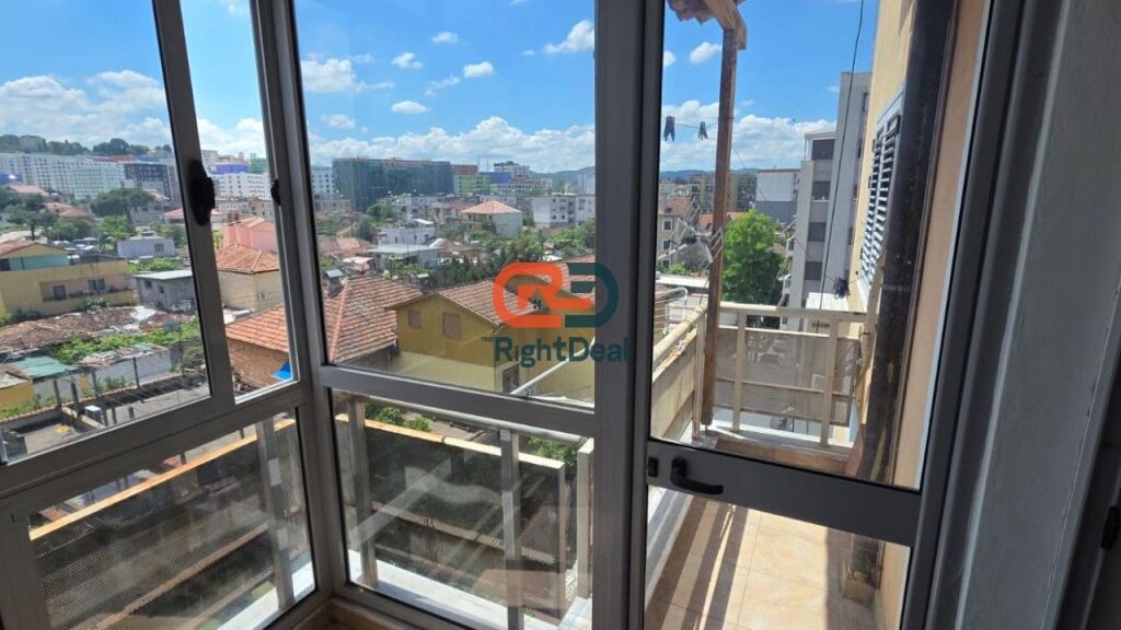 Tek Tregu I Ri Elektrik, Shitet Apartament 1+1, Ideal Per Banim Dhe Investim !!!