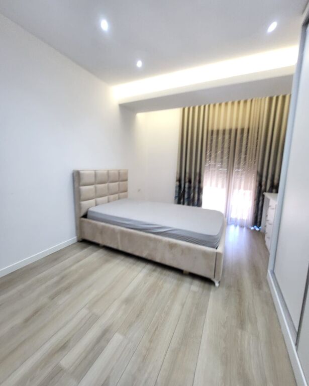 APPARTAMENTO 2+1 + PARCHEGGIO IN AFFITTO A KODRA E DIELLIT