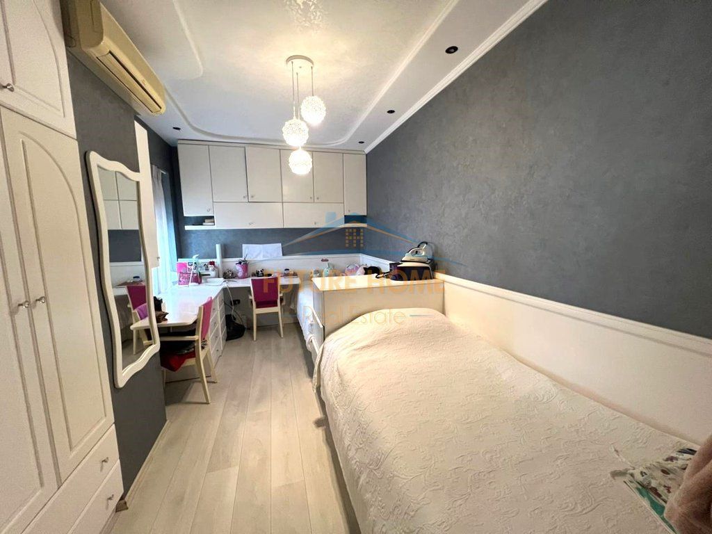 Apartment 2+1+2, Blloku, Tirana