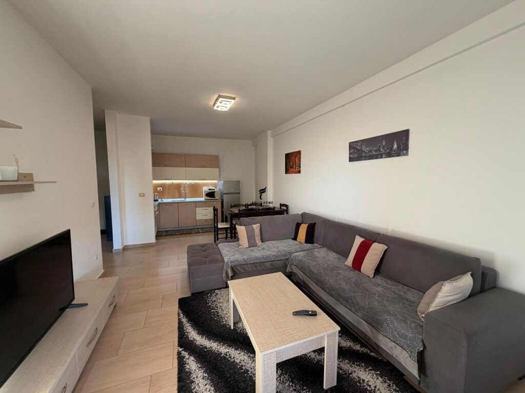 APARTAMENT ME QERA 1+1 KOPSHTI BOTANIK 70.000 LEKE FH-74482
