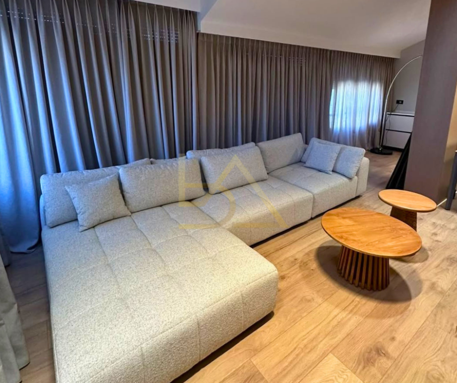 In Affitto – Duplex 3+1+2 con Posto Auto, vicino a Kodra e Diellit, Tirana