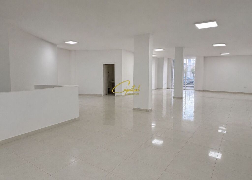 BUSINESS PREMISES FOR RENT 200 M2 PARIS COMMUNE 400,000 LEKE