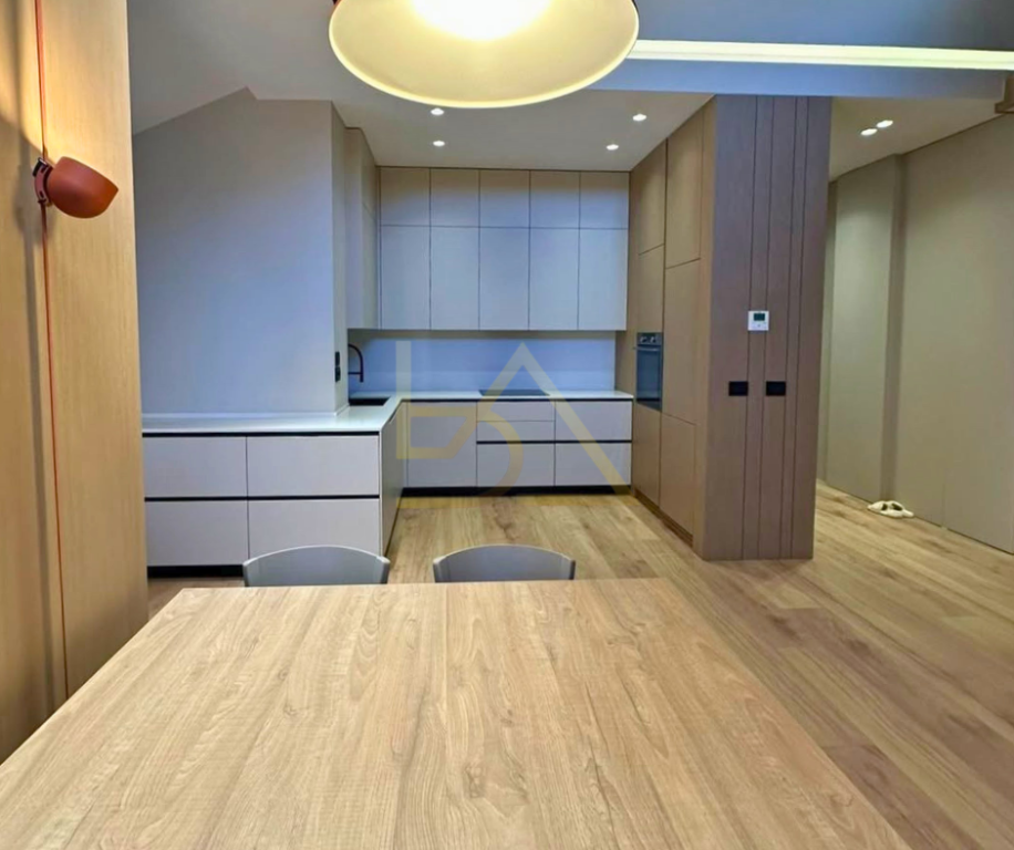 In Affitto – Duplex 3+1+2 con Posto Auto, vicino a Kodra e Diellit, Tirana