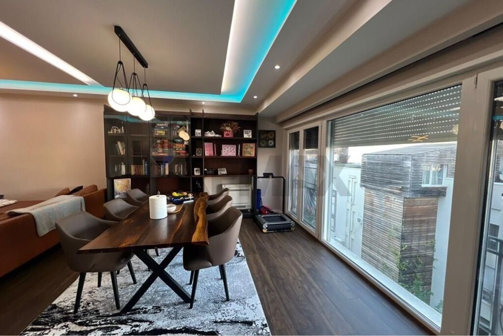 Duplex in vendita a Kodra e Diellit 2
