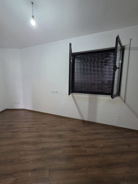 appartamento 2+1 in affitto in Paskuqan, 6° piano, 500 euro