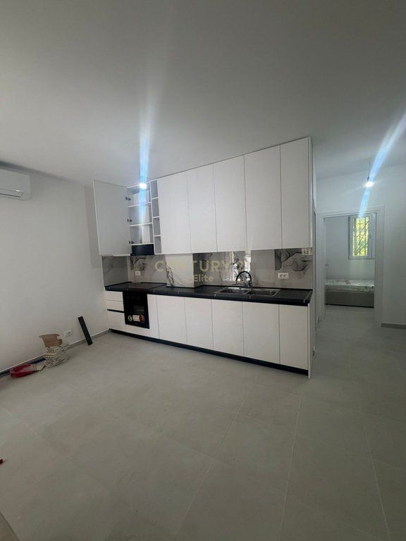 Apartment 2+1 + Veranda + Parking for sale in Laprakë | Floor 0 | 165,000,000 Lek