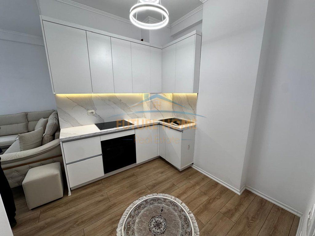 Shitet,Apartament 2+1, Unaza e Re, Tiranë