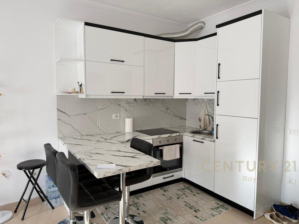 APARTAMENT 1+1 PER SHITJE NE QENDER TE GOLEMIT!!!