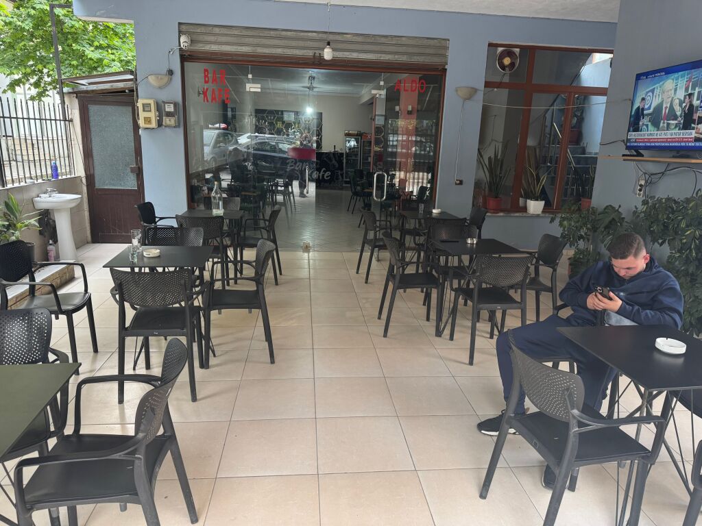 Business premises for rent in Astir.