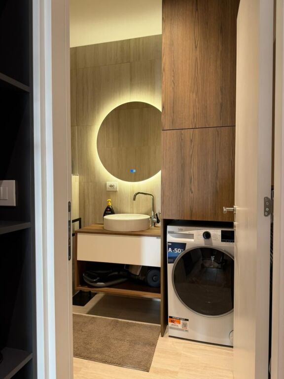 Shitet Apartament 1+1