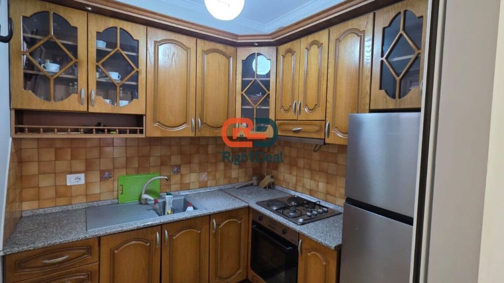 Tek Tregu I Ri Elektrik, Shitet Apartament 1+1, Ideal Per Banim Dhe Investim !!!