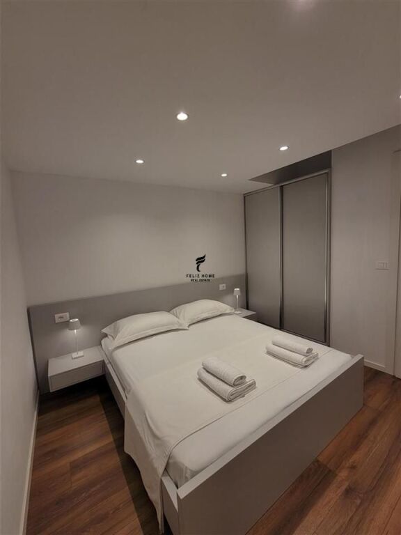 APARTAMENT ME QERA 1+1 RRUGA DURRESIT 55.000 LEKE FH-74445