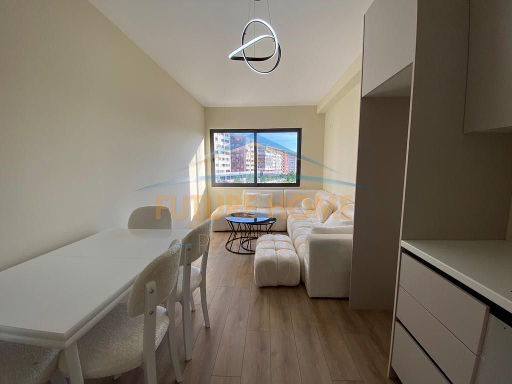 Shitet, Apartament 2+1, Unaza e Re