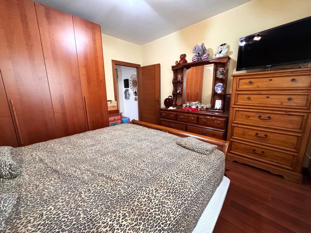 Shitet Apartament