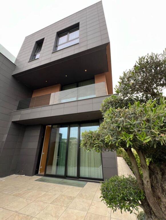 Luxury villa for rent