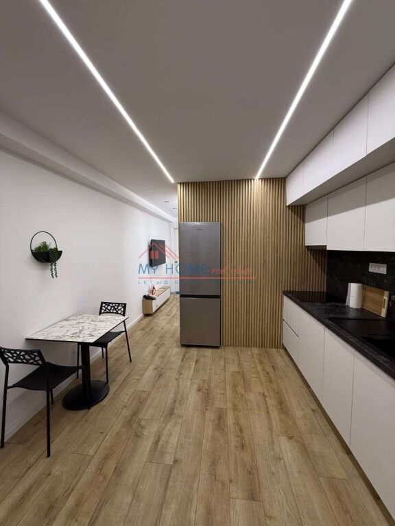 Garsoniere me qera tek 21 Dhjetori ne Tirane