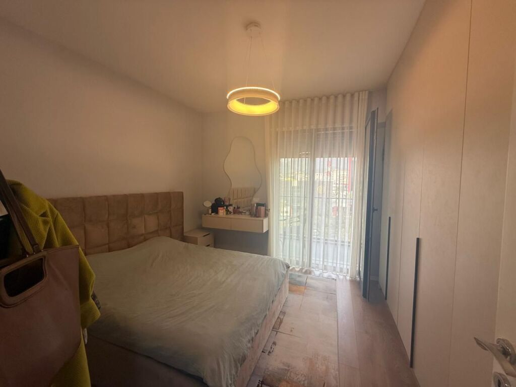 Appartamento 1+1 in vendita a Klani / Vicino al Palazzo 5D vicino a Ora News