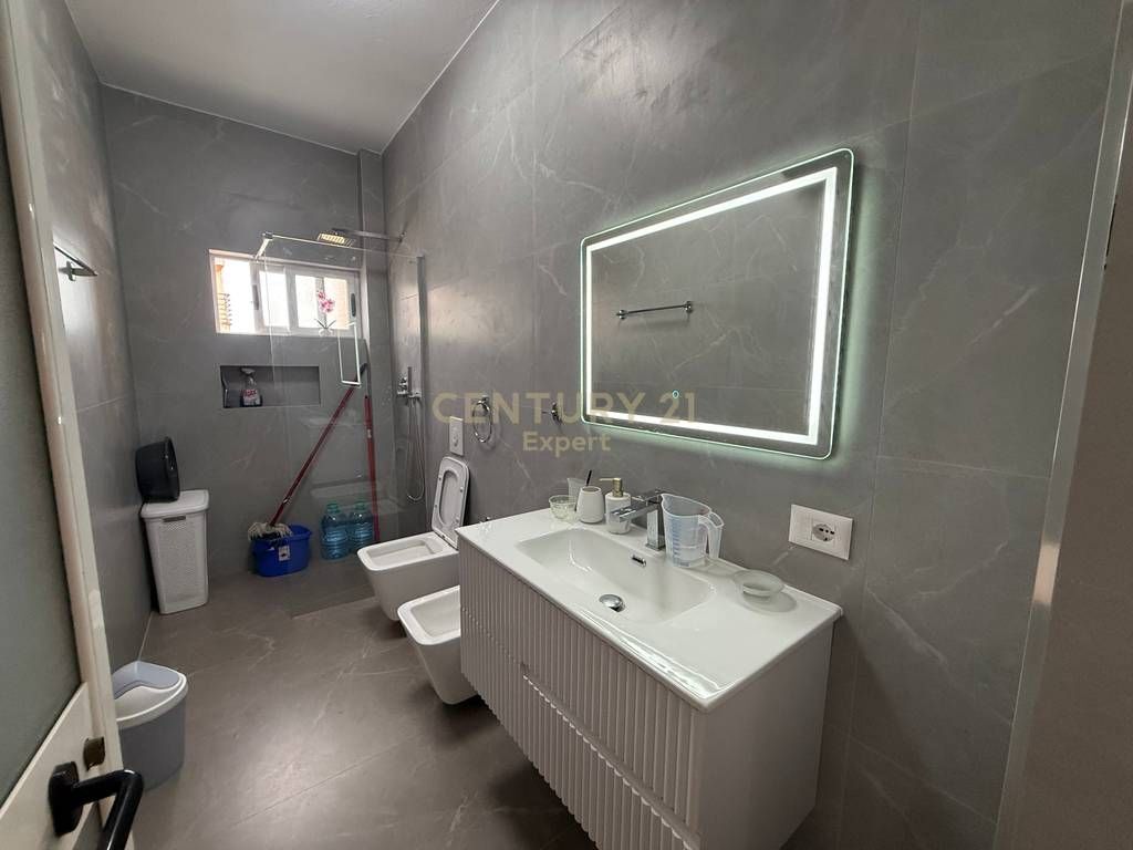 APPARTAMENTO 2+1 GARAGE IN AFFITTO IN VIA KONGRESI I MANASTIRIT!