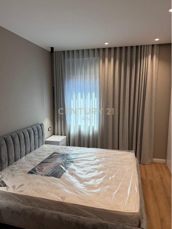 Shitet apartament 1+1 i mobiluar në Kompleksin Xheluks,Rruga e Elbasanit! 130,000 € Sip. Totale  59m2